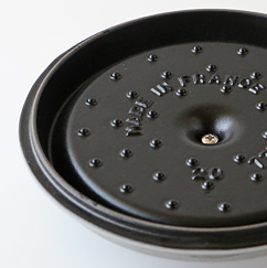 Staub ピコ・ココット ラウンド(グレー)