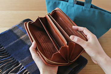 レザーラウンドファスナー長財布 Arizona